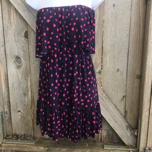 Strapless blue dress with geometric pink print